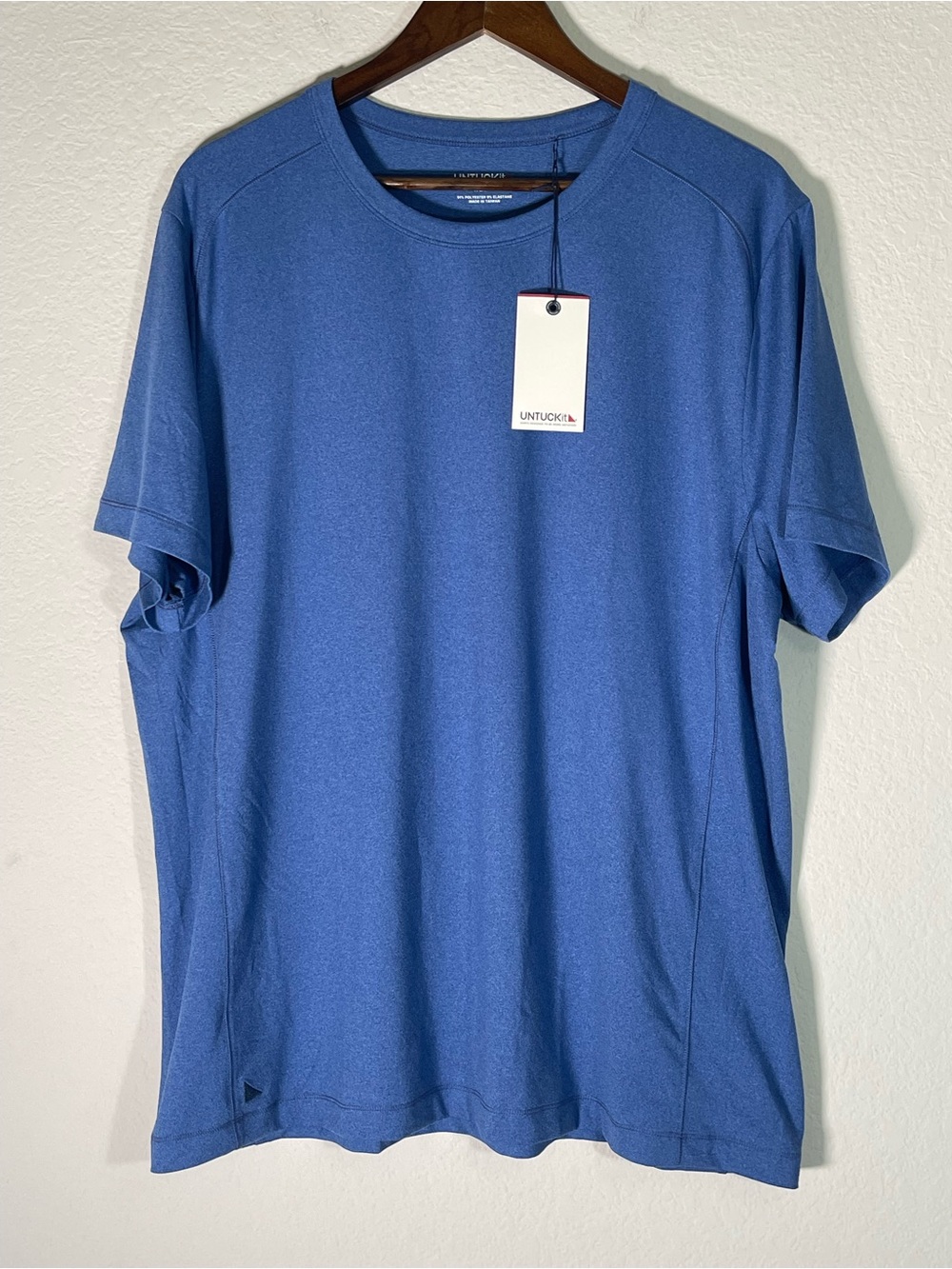 UNTUCKit Men’s Blue Crewneck Performance T-Shirt Size XL NWT Regular Fit Tee